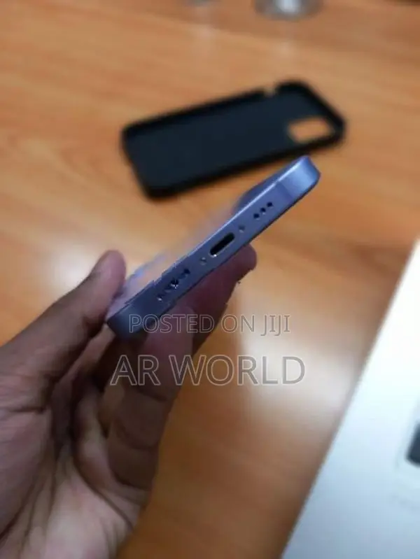 Apple iPhone 12 (Used)