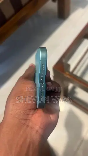 Apple iPhone 16 (Used)