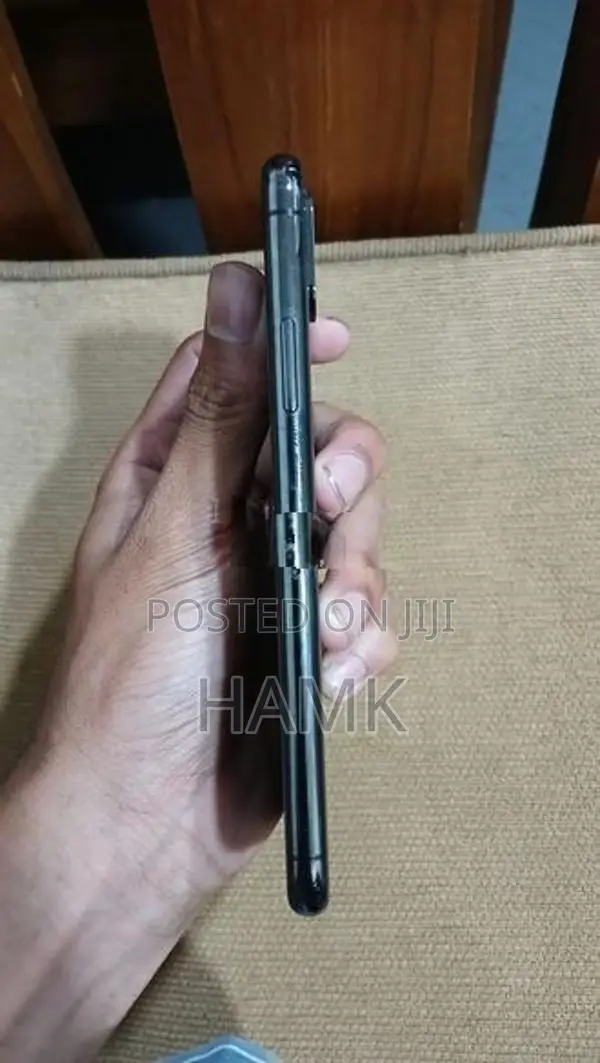 Apple iPhone XS 256GB (Used)
