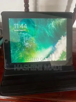 Apple I pad 4th (Used)