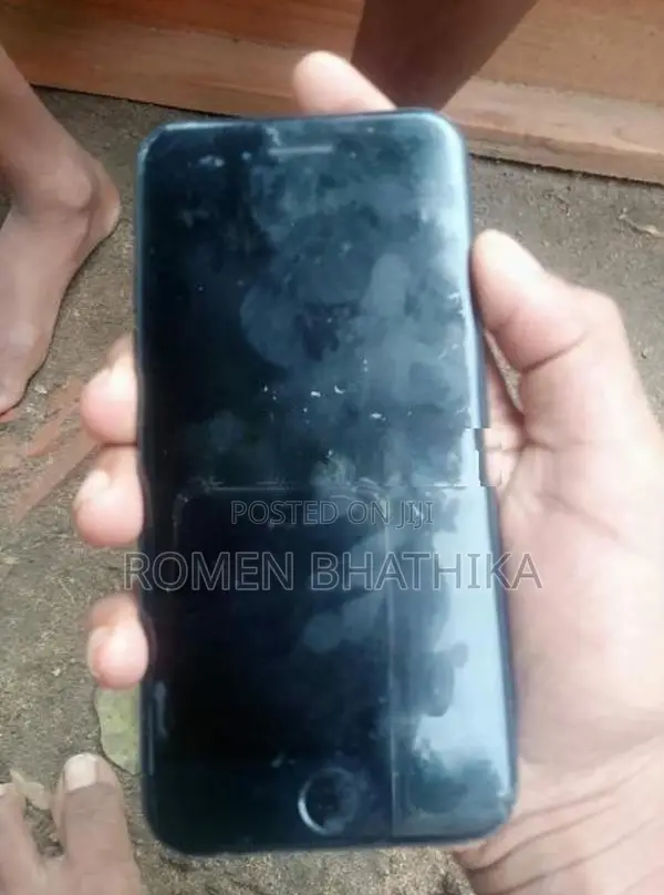 Apple iPhone 7 i phone (Used)