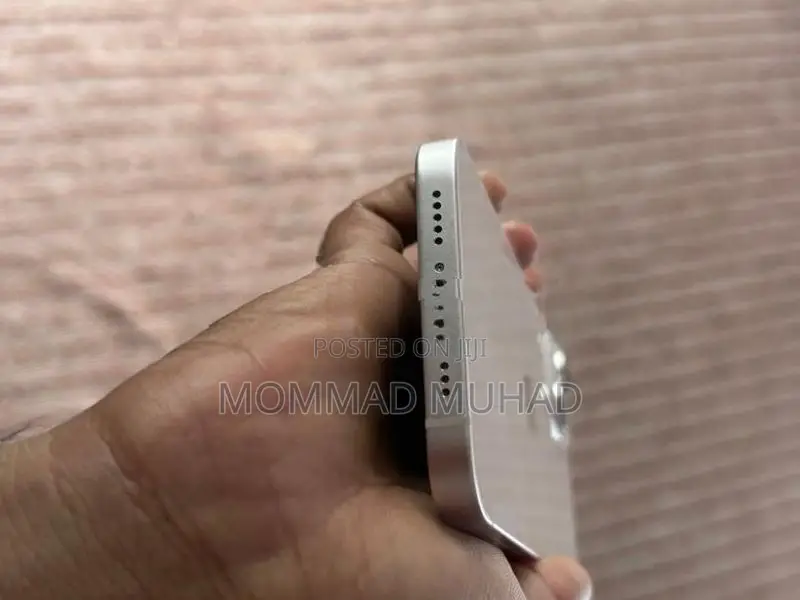 Apple iPhone 13 (Used)