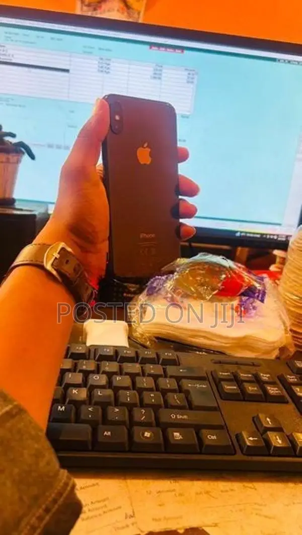 Apple iPhone X (Used)