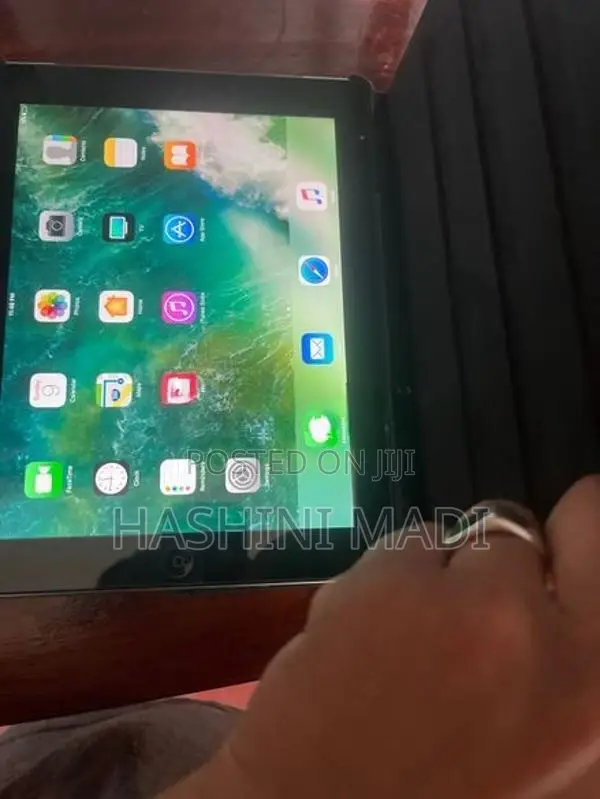 Apple I pad 4th (Used)