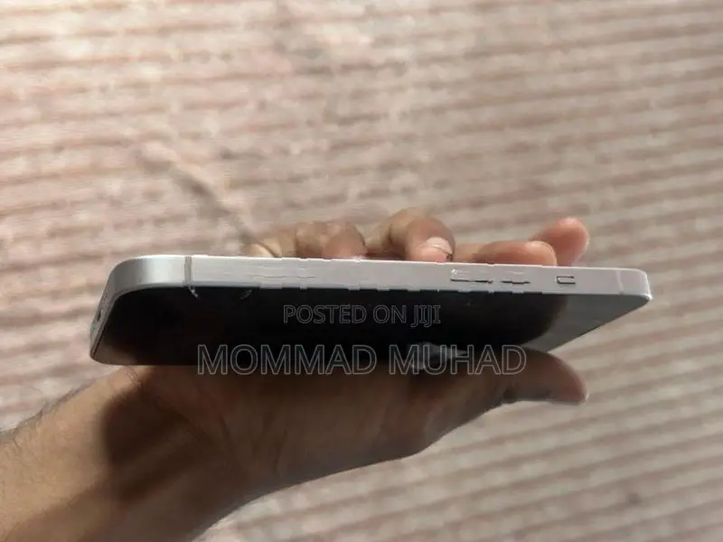 Apple iPhone 13 (Used)