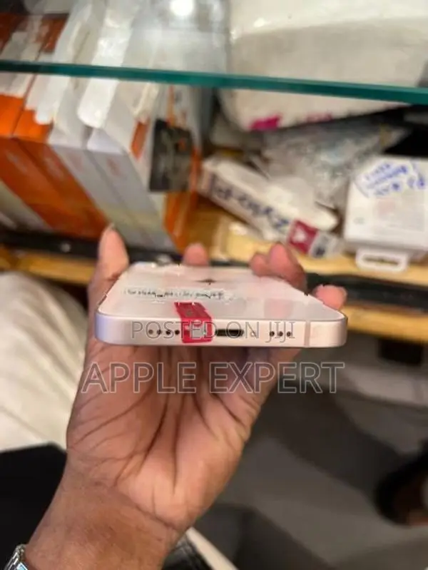 Apple iPhone 13 (Used)