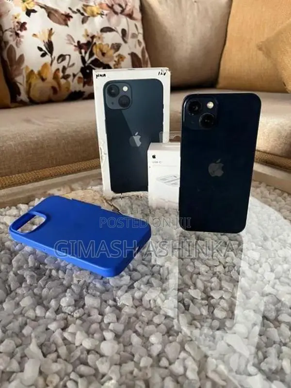 Apple iPhone 13 (Used)