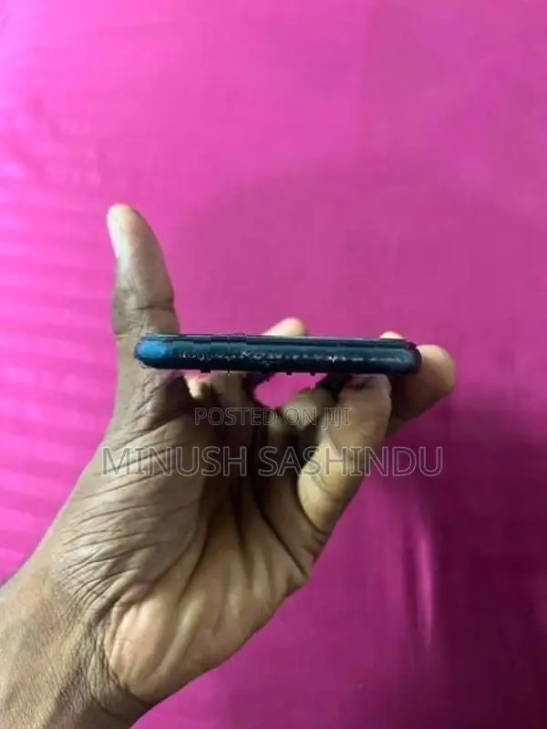 Apple iPhone XR (Used)