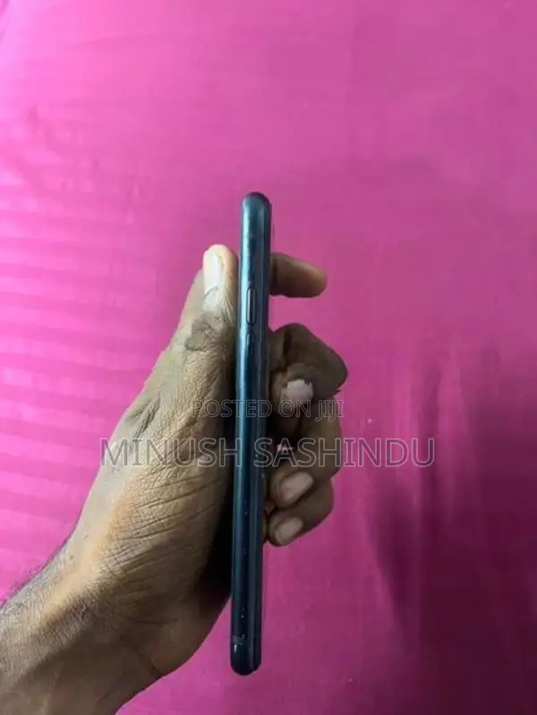 Apple iPhone XR (Used)