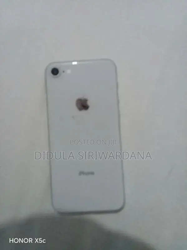 Apple iPhone 8 (Used)