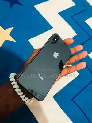 Apple iPhone XS 64GB (Used)