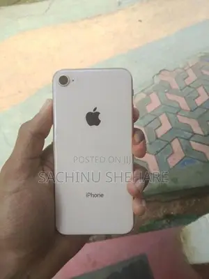 Apple iPhone 8 (Used)