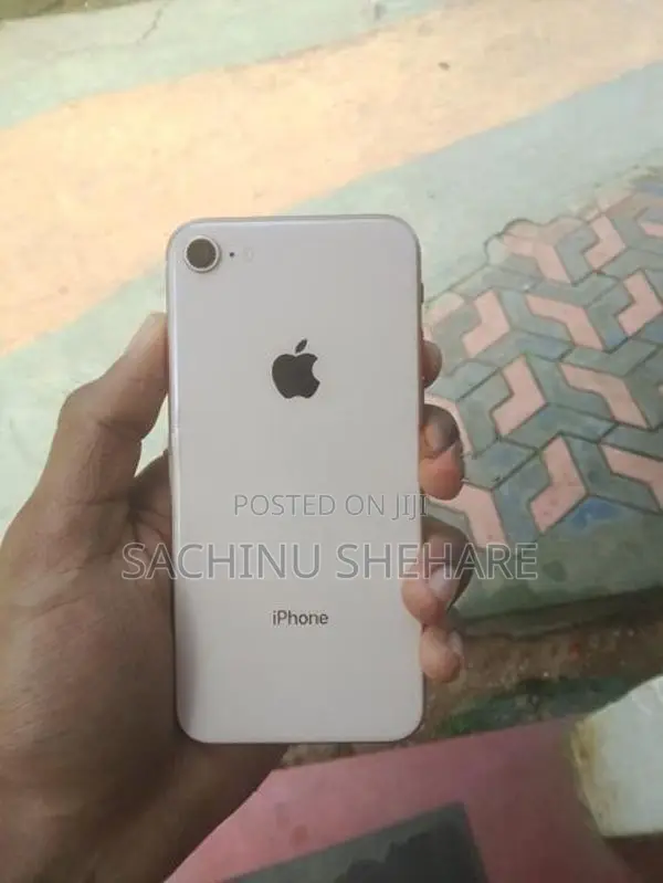 Apple iPhone 8 (Used)