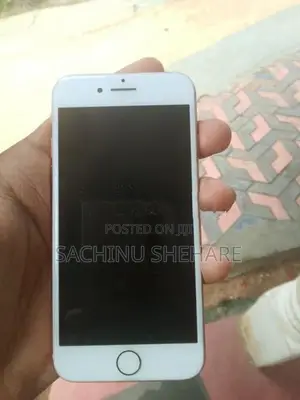 Apple iPhone 8 (Used)