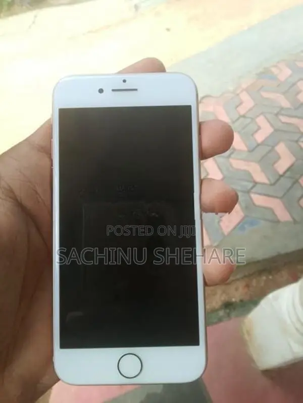 Apple iPhone 8 (Used)