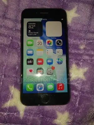 Apple iPhone SE 2 (Used)
