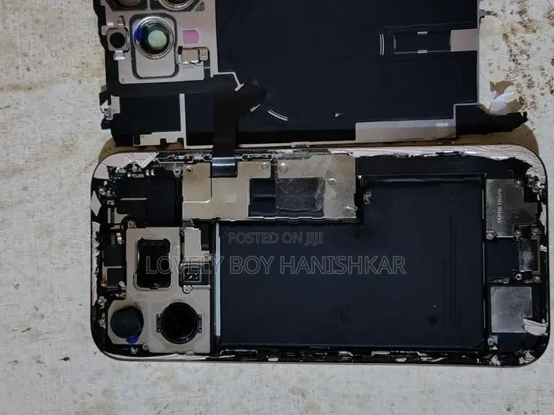 Apple iPhone 16 Pro Max for parts (Used)