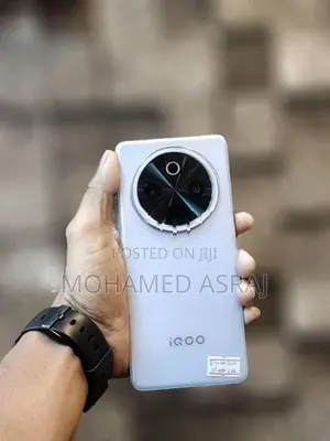 iqoo (Used)
