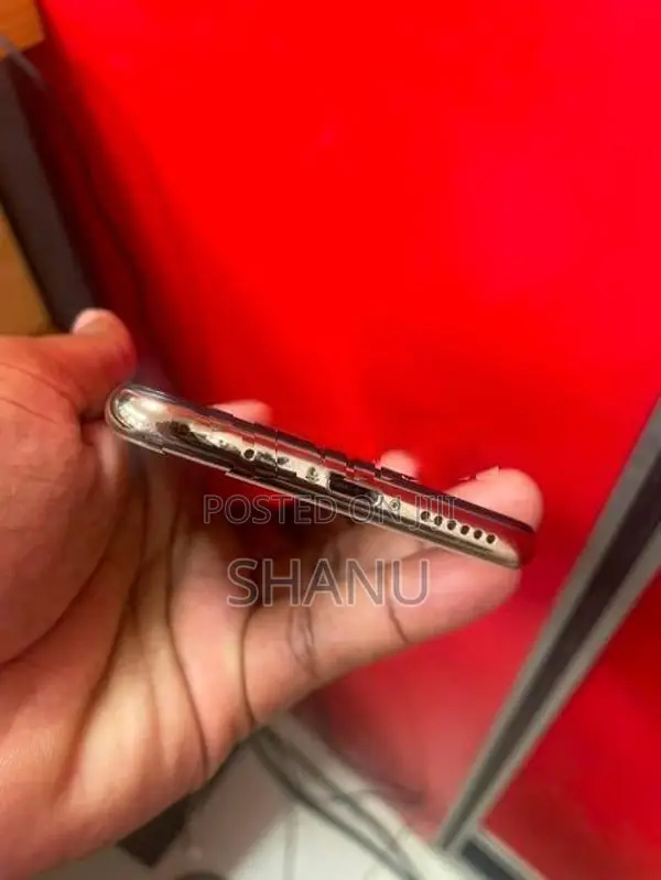 Apple iPhone XS (Used)
