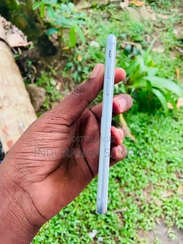 Apple iPhone 8 (Used)