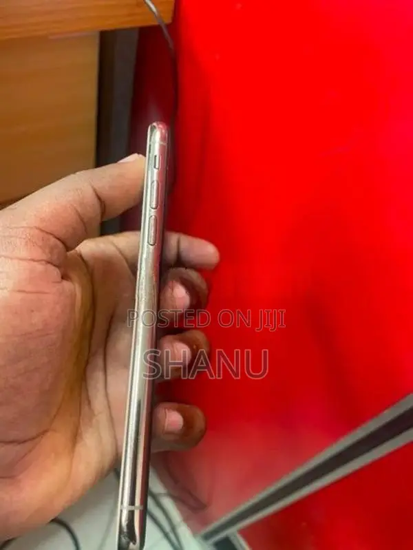 Apple iPhone XS (Used)