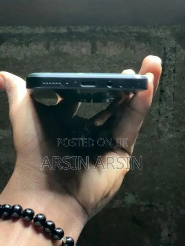 Apple iPhone 16 Pro (Used)