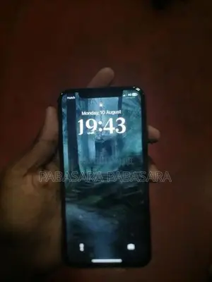 Apple iPhone XS (Used)