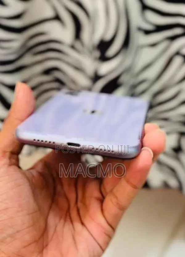 Apple iPhone 11 (Used)