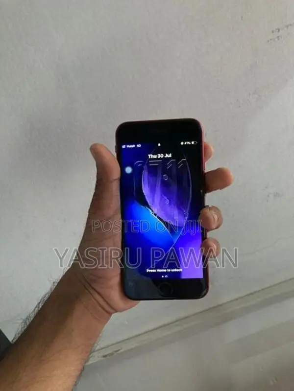 Apple iPhone SE 2 (Used)