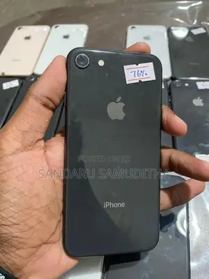 Apple iPhone 8 (Used)