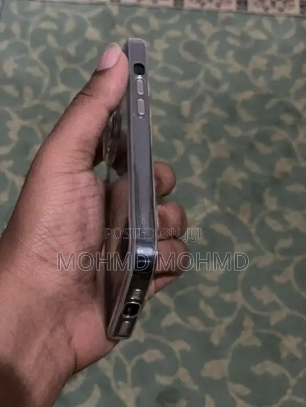 Apple iPhone 13 (Used)