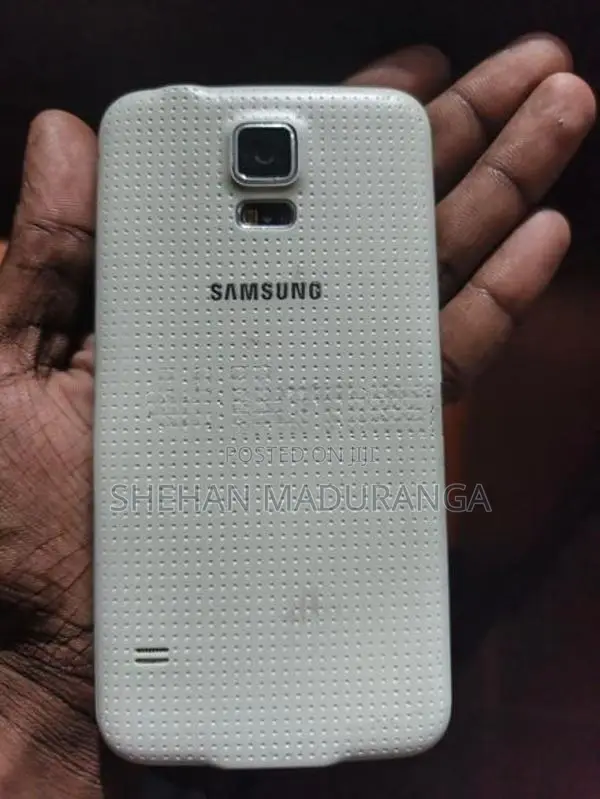 Samsung Galaxy S5 good condition (Used)