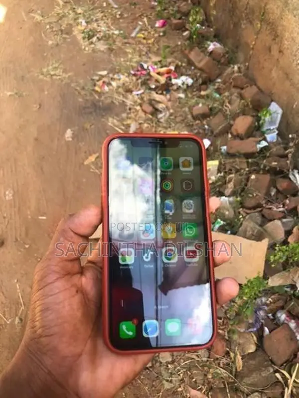 Apple iPhone X (Used)