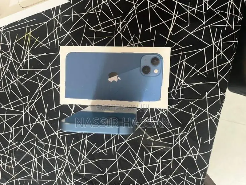 Apple iPhone 13 (Used)