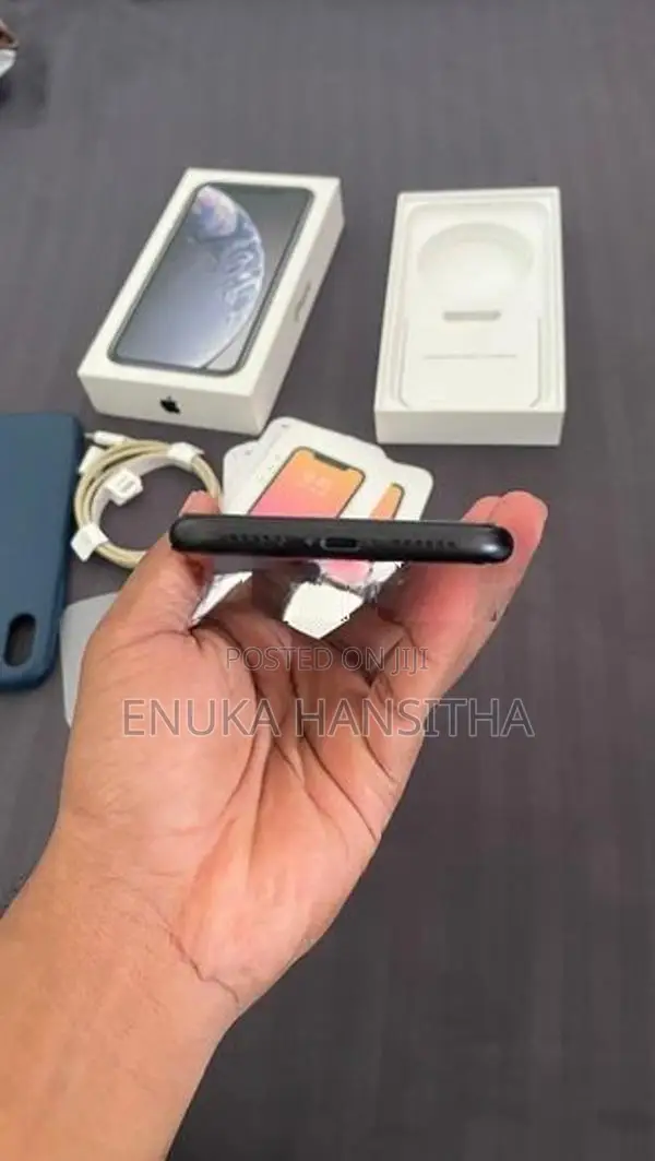 Apple iPhone XR (Used)