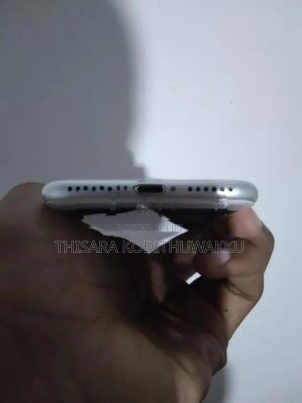 Apple iPhone 8 (Used)