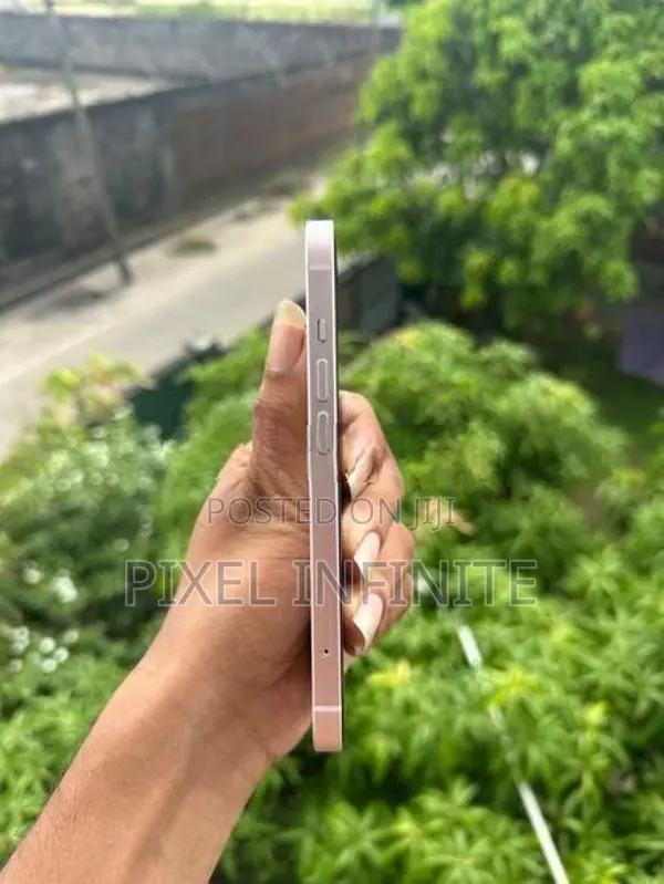 Apple iPhone 13 128GB (Used)