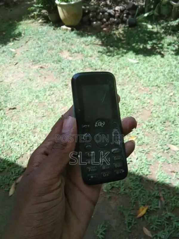 Octa Button Phone (Used)