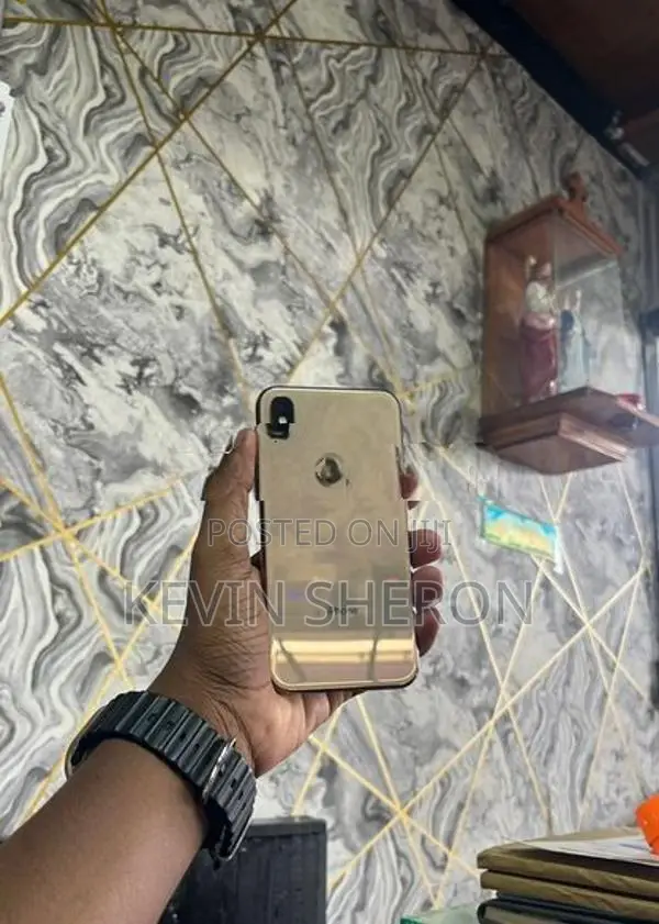 Apple iPhone XS i phone (Used)