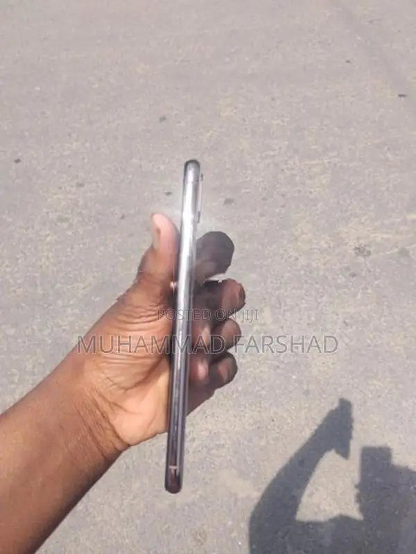 Apple iPhone XS Max (Used)