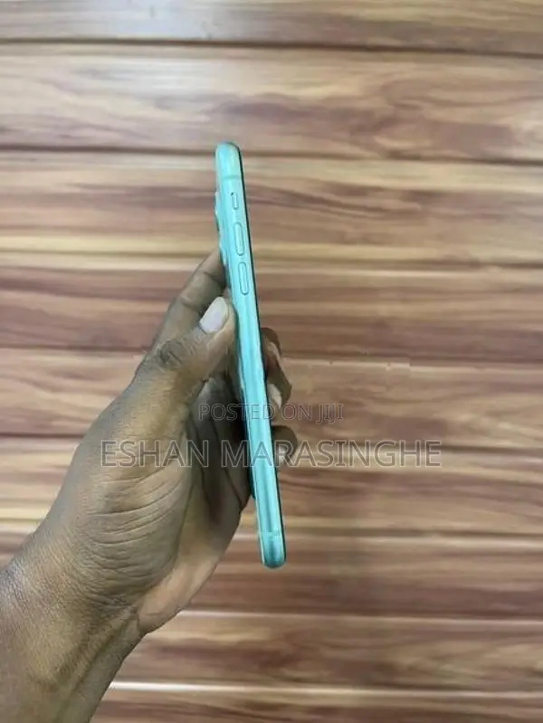 Apple iPhone 11 128 GB (Used)
