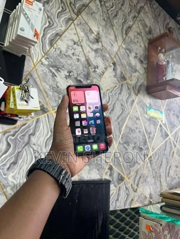 Apple iPhone XS i phone (Used)