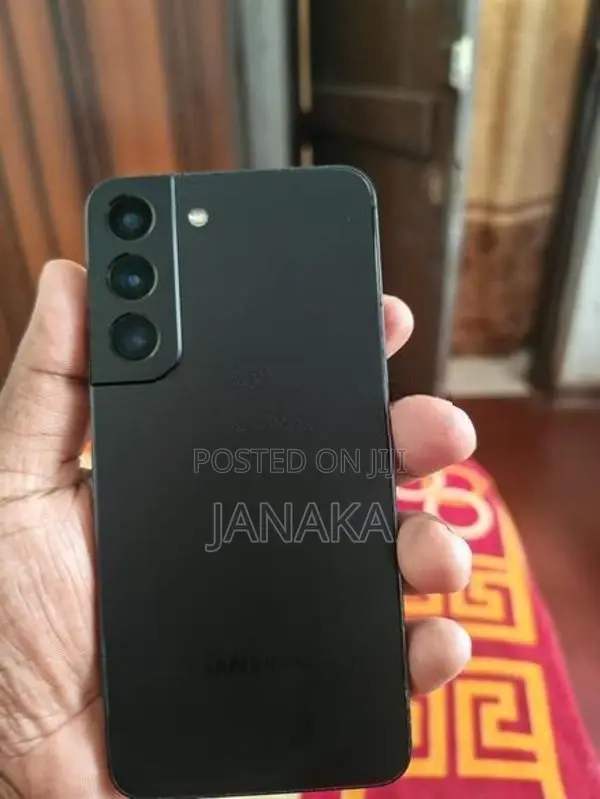 Samsung Galaxy S22 International (Used)