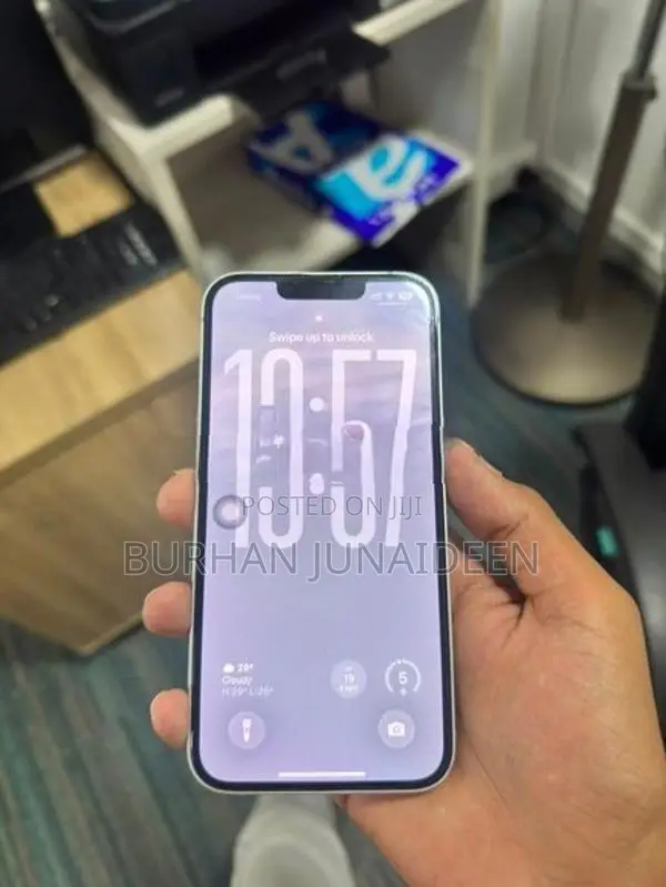 Apple iPhone 16e (Used)