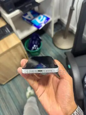 Apple iPhone 16e (Used)
