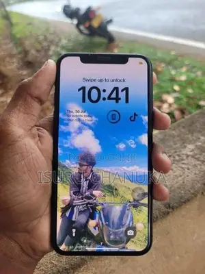 Apple iPhone XS (Used)