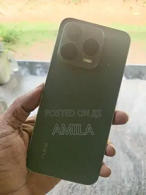 ZTE nubia v70 design (Used)