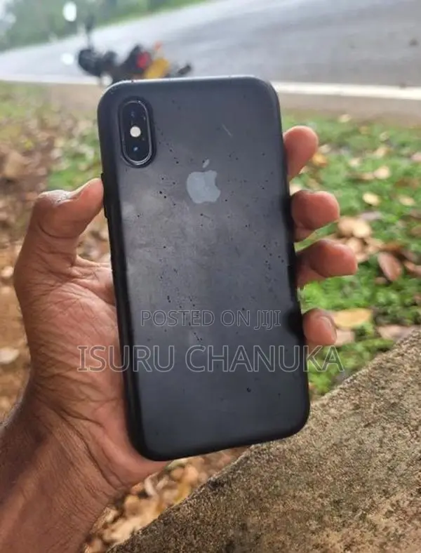 Apple iPhone XS (Used)