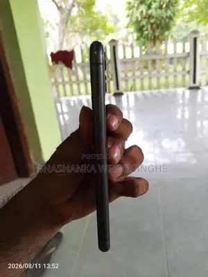 Apple iPhone 11 (Used)