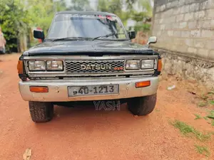 Nissan D21 1981 Crew Cab (Used)